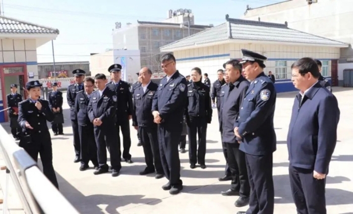 省公安厅党委委员、副厅长、一级巡视员杜清江到白水县公安局史官派出所调研指导派出所标准化建设工作。