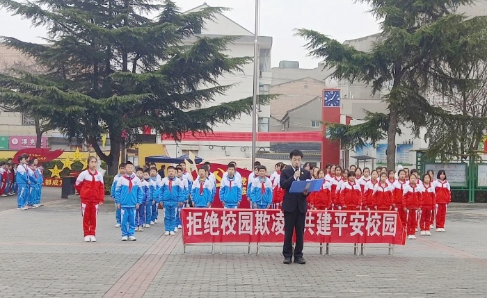 合阳县人民检察院走进县实验小学开展法治宣讲。 合阳县人民检察院走进县实验小学开展法治宣讲。