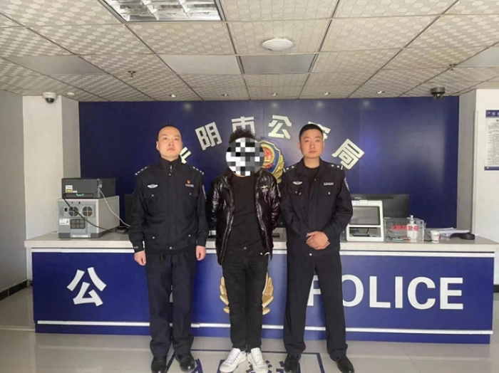 华阴公安真情规劝一网逃人员主动投案。 华阴公安真情规劝一网逃人员主动投案。