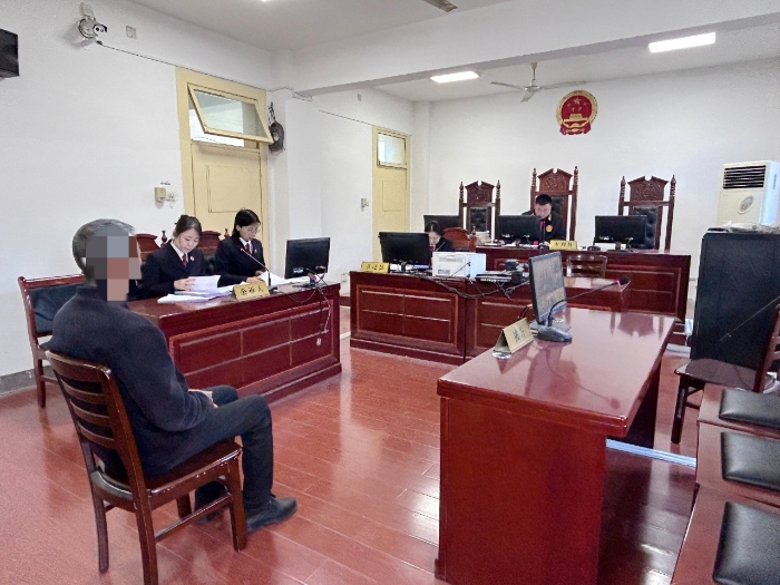 大荔县检察院对12起案件进行集中办理。 大荔县检察院对12起案件进行集中办理。