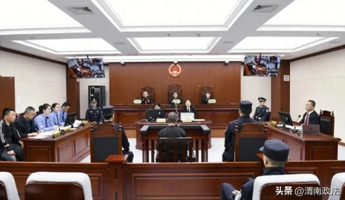 渭南中院开庭审理张某涉嫌故意伤害罪案。