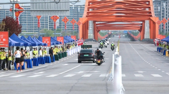 渭南公安全力保障2024“中华郡杯”富平马拉松圆满完成。