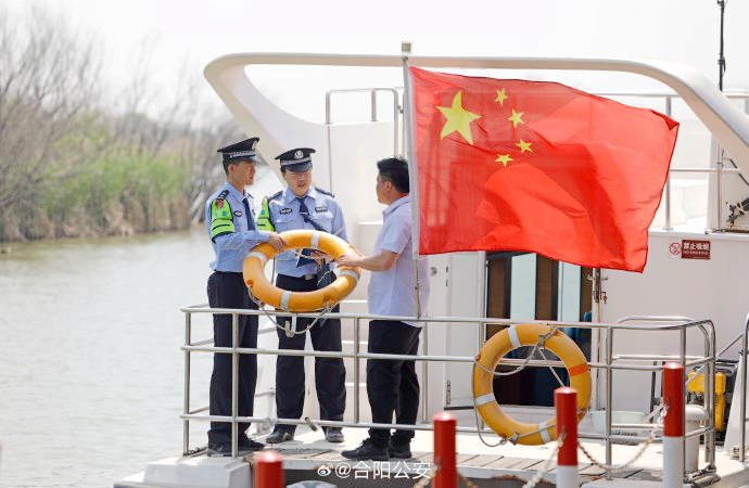 合阳公安对加油站、旅游景区、游泳馆等重点部位进行节前安全检查。