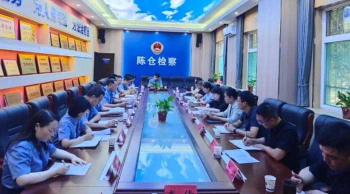 大荔县人民检察院党组书记、检察长陈瑾一行8人赴陈仓区人民检察院、三原县人民检察院和泾阳县人民检察院开展交流学习。