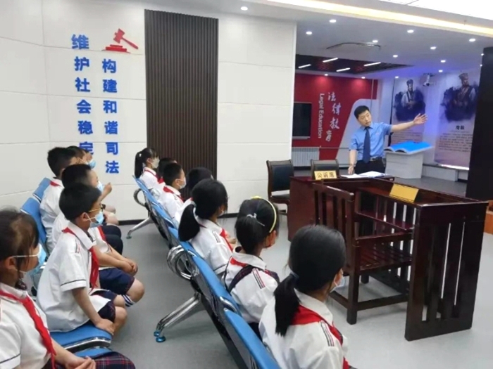 合阳县人民检察院开展“检教同行，共护成长”检察开放日活动。