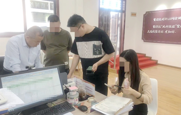 富平县多元化矛盾纠纷调处中心高效化解农民工追索劳动报酬案件。