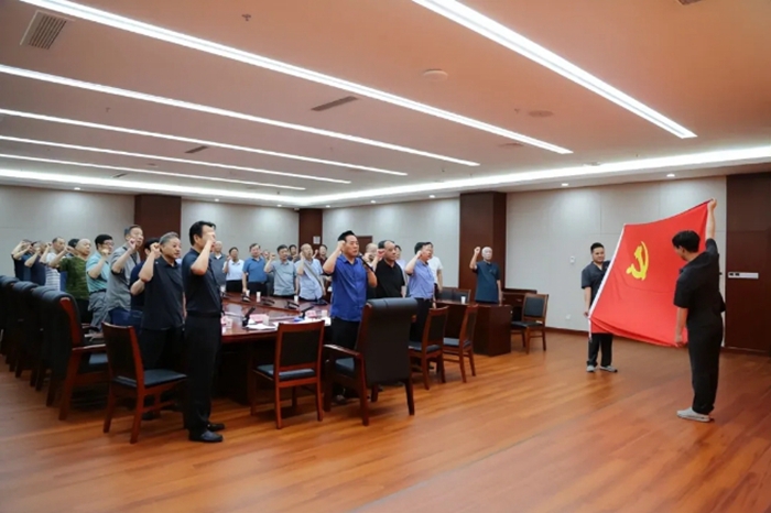 渭南中院开展庆“七一”暨学党纪党规 赞辉煌成就 送清风清凉活动。