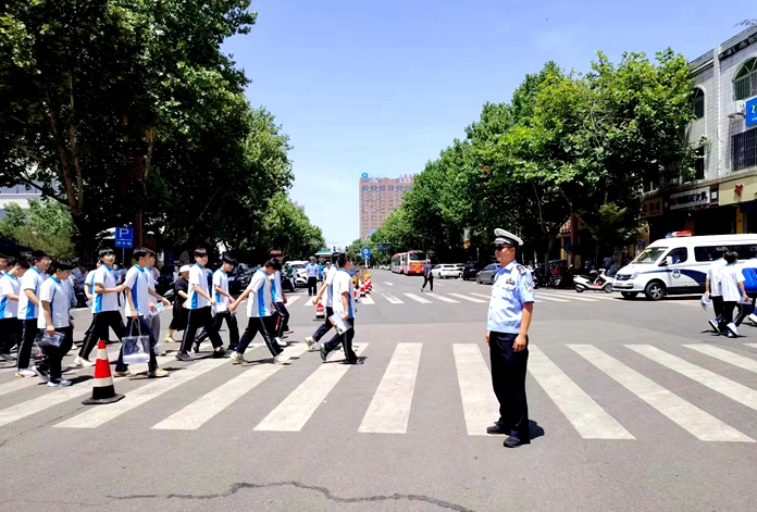 韩城公安交警圆满完成2024年中考安保任务。