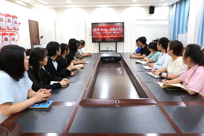 澄城县人民检察院开展“学习身边榜样”主题党日活动。