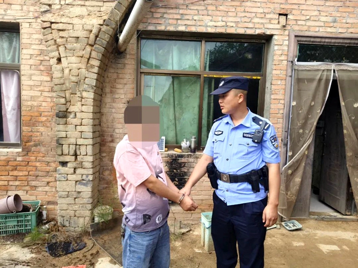 一男子非法出借银行卡被警方抓获。