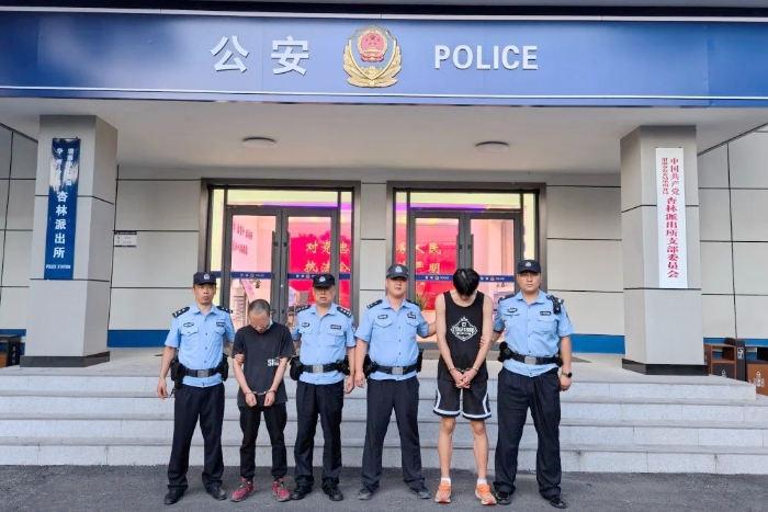 华州公安抓获张贴“涉黄”小卡片犯罪嫌疑人。