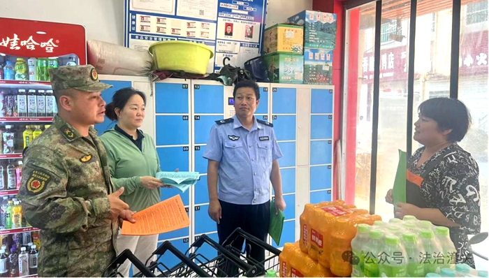 潼关县司法局开展“八˙一”建军节普法宣传活动。