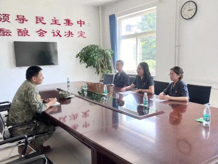 韩城市人民法院开展以“同庆建军节 共叙鱼水情”为主题的司法拥军活动。
