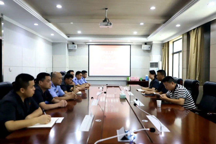 潼关法院召开“庆八一”退伍军人座谈会。