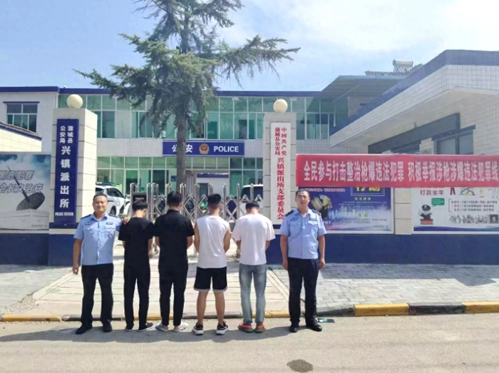 4名男子“拉车门”盗窃被蒲城警方抓获。