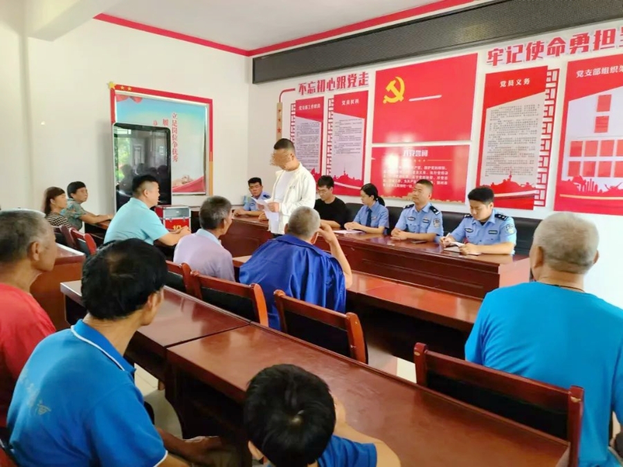渭南市临渭区人民检察院对李某某公开宣告不起诉决定。