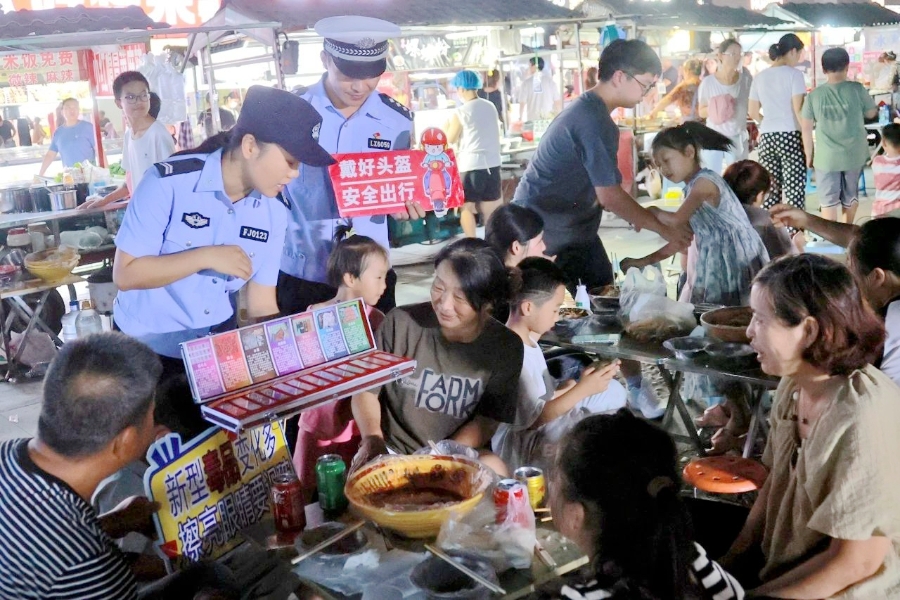 大荔县公安局开展夏夜治安巡查宣防第二次集中统一行动.