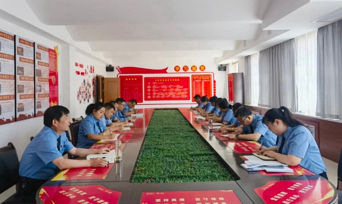 合阳县人民检察院党总支召开党建工作推进会。