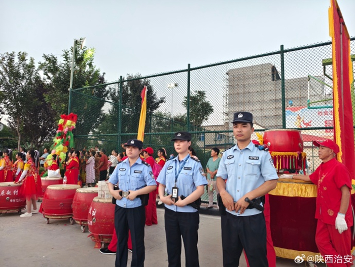 富平公安为锣鼓大赛保驾护航。
