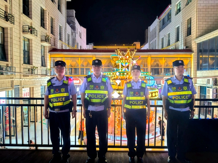 澄城公安民警全力投入到假期安保工作中。