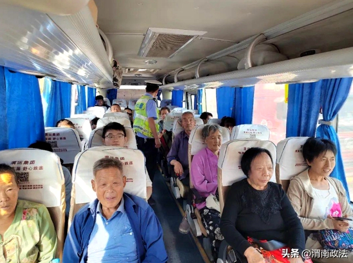 华州交警开展安全带专项整治行动。