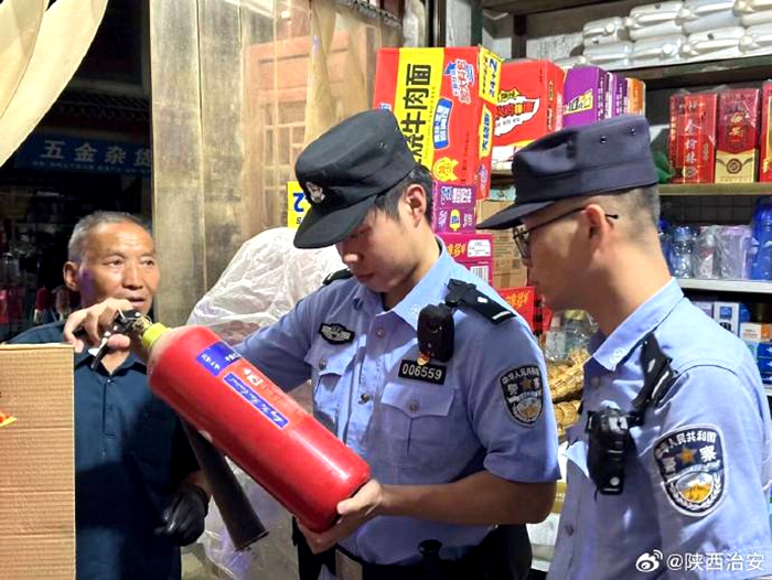 韩城公安开展消防安全检查。