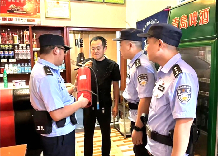 白水公安治安管理大队开展国庆节前安全大检查。