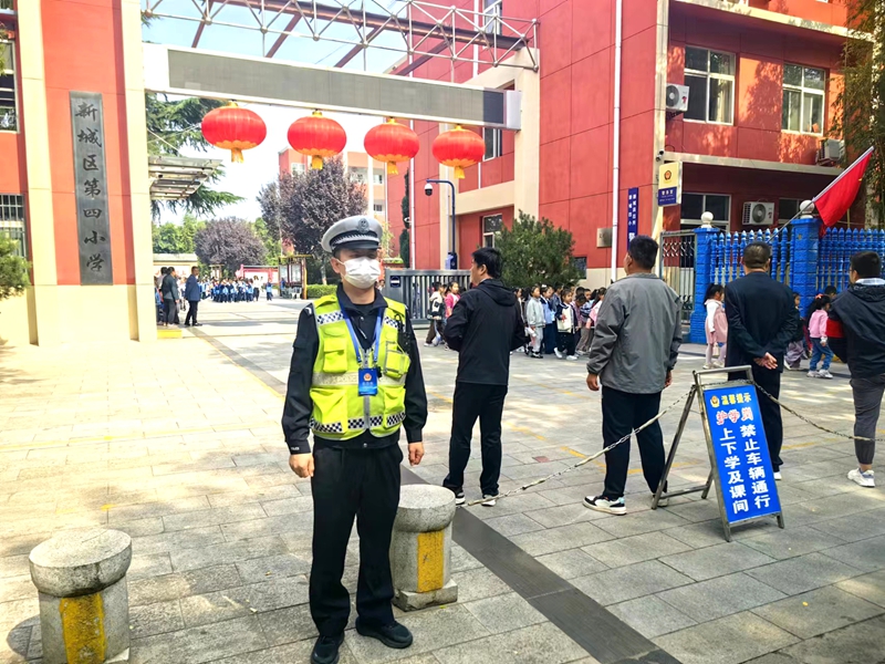 韩城市公安局交警大队持续开启“护学”模式。