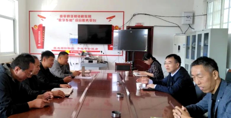 3 渭南市人民检察院党组副书记、副检察长闫永江深入包联帮扶村调研指导乡村振兴工作。