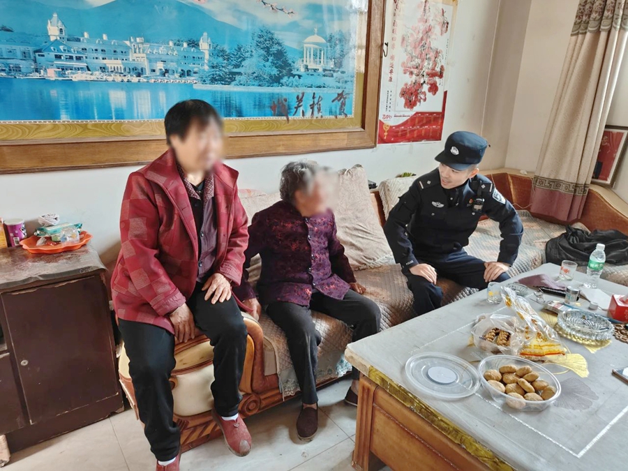 合阳民警5小时找回出走老人