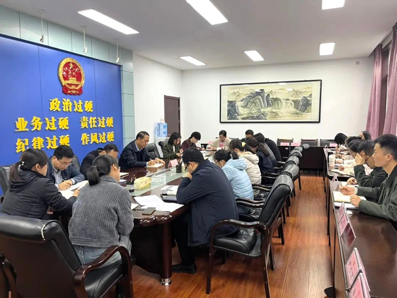 2 市检察院开展第四期青年干警理论学习班。
