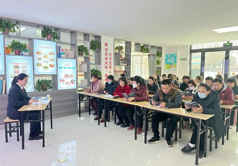 合阳法院开展妇女权益保护暨“四令一书”专题培训会。