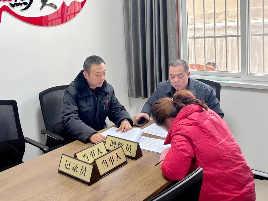 华州区法院高塘法庭成功化解一起名誉权纠纷。 华州区法院高塘法庭成功化解一起名誉权纠纷。