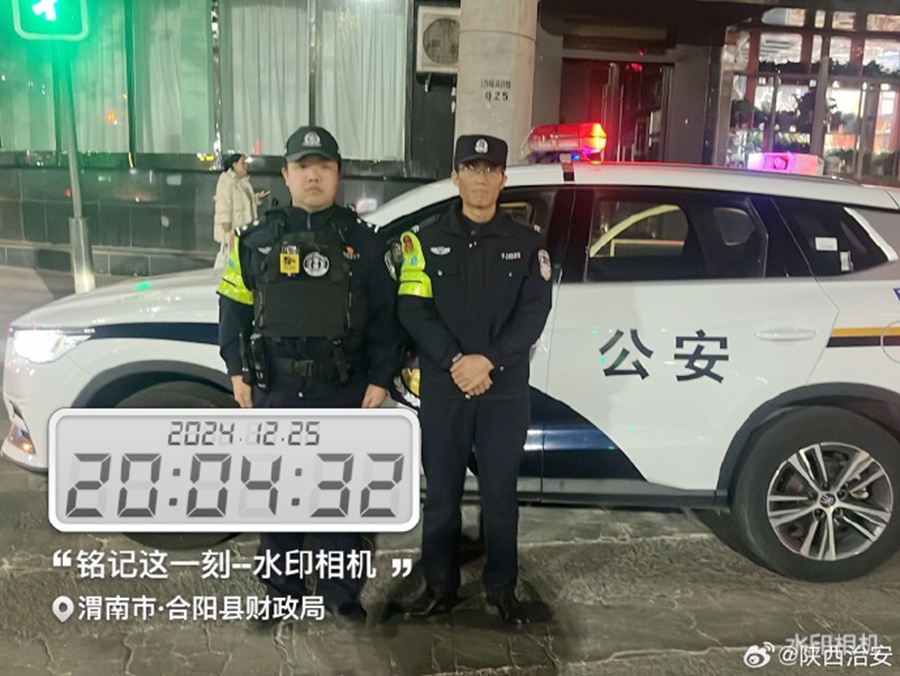 合阳金水派出所民警在街头巷尾等人流量较大区域开展治安巡逻.