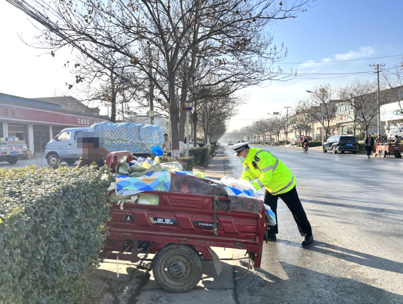 华阴交警