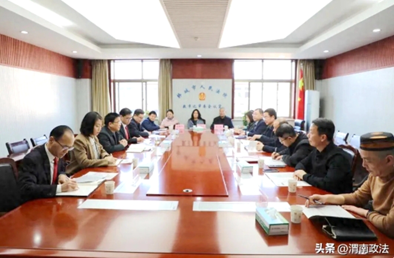 渭南中院党组副书记、副院长王玉琦带队到韩城走访人大代表、政协委员。 渭南中院党组副书记、副院长王玉琦带队到韩城走访人大代表、政协委员。