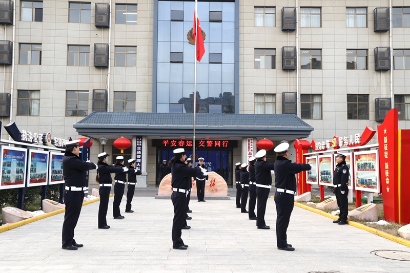 大荔公安交警开展春季大练兵活动。