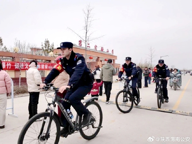 大荔公安创新推出“单车警务”模式。