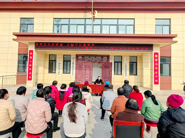 华州区法院组织开展丰富多彩的普法宣传活动。