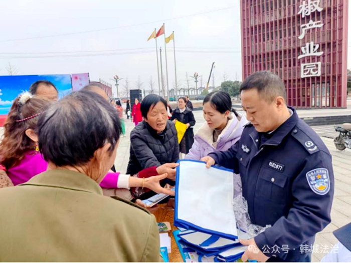 韩城市司法局芝阳司法所积极开展普法宣传活动。