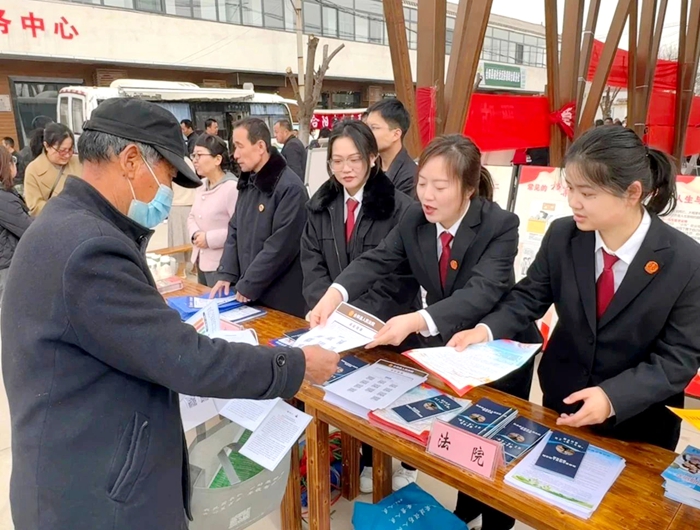 合阳法院开展普法宣传活动。