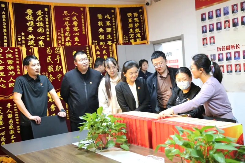 大荔法院开展“党建交流促提升”主题党日活动。