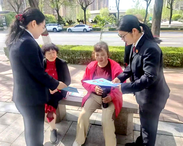 富平检察开展全民国家安全教育日普法宣传活动。