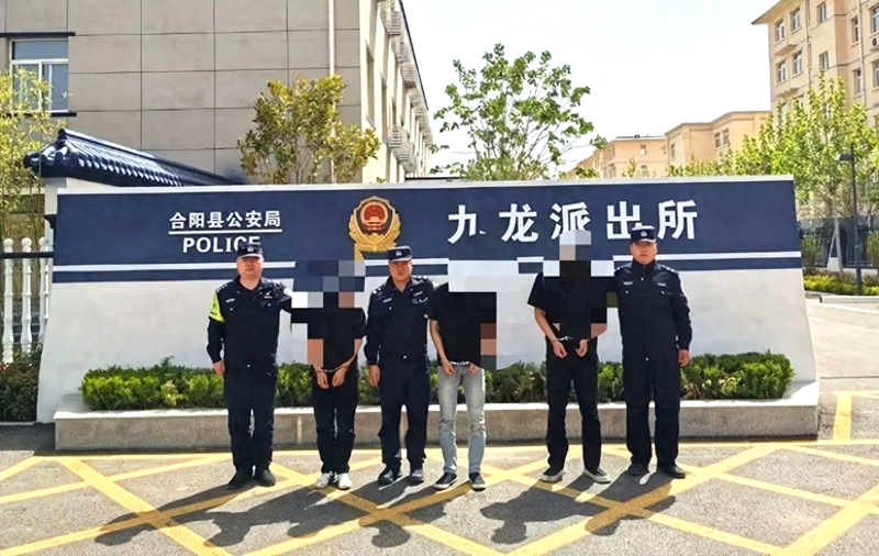 3人组团“拉车门”盗窃被抓获。