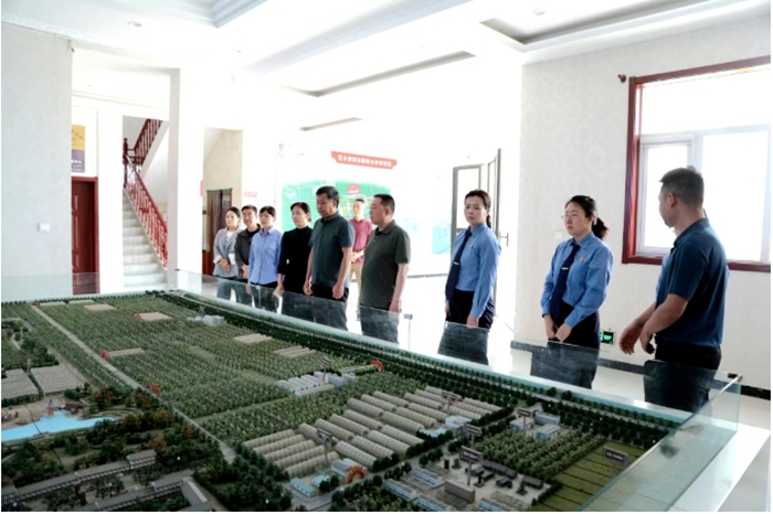渭南市人民检察院联合渭南市市场监管局到临渭区下邽镇葡萄产业园开展知识产权普法宣传暨法律风险联合巡诊活动。