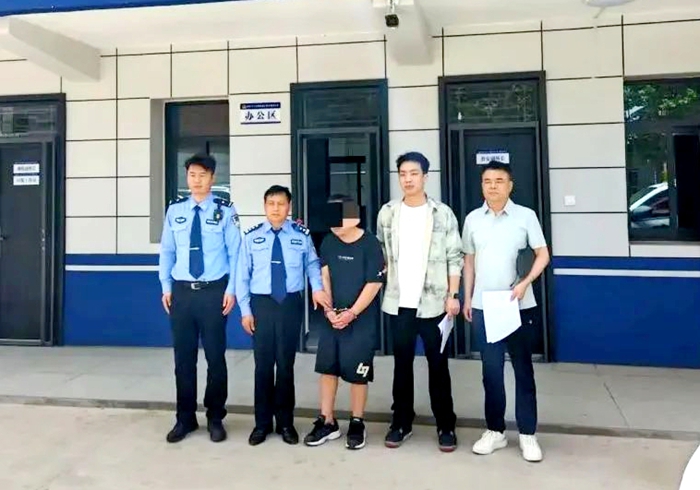 临渭公安抓获涉嫌诈骗的网上逃犯。