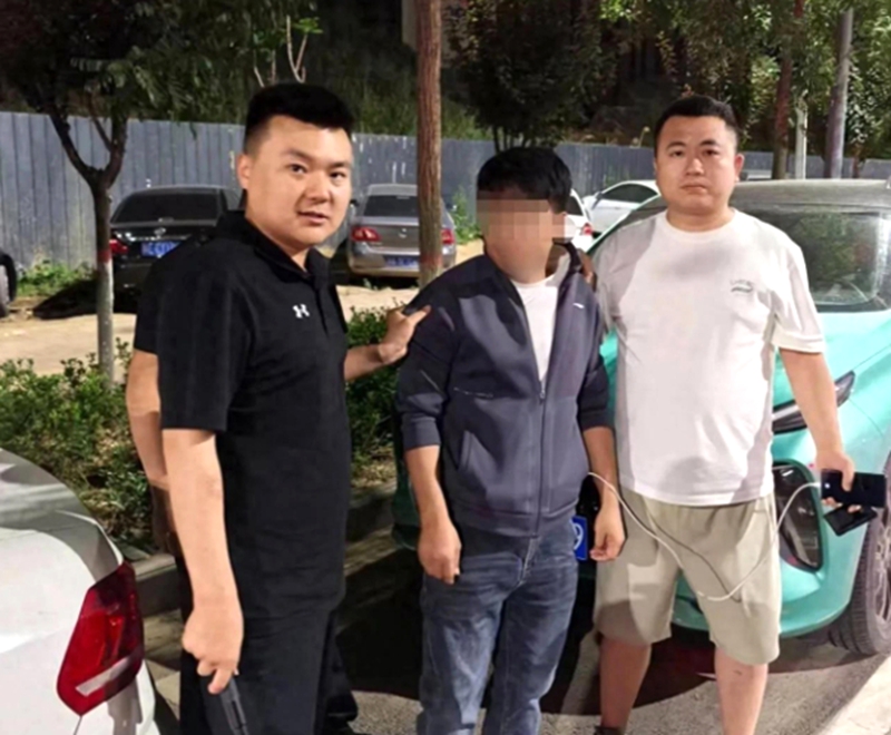 一男子粘贴涉黄小卡片为电信诈骗“引流” 被韩城警方行政拘留。