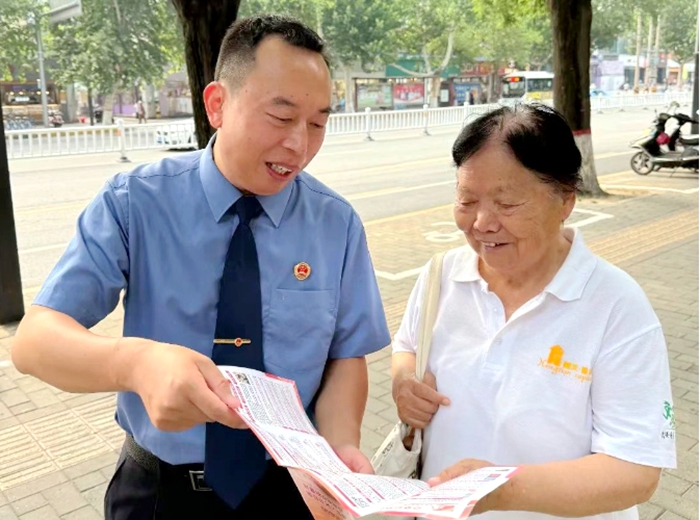 渭南市人民检察院开展《中华人民共和国反有组织犯罪法》宣传活动.
