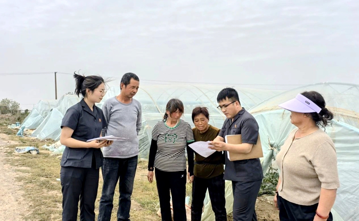 蒲城县法院党睦人民法庭切实维护瓜农果农客商合法权益，守护瓜果飘香。