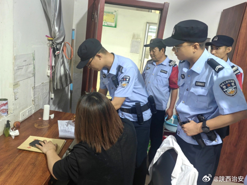 渭南韩城桑树坪所对辖区重点单位、夜市摊点、人员聚集场所全面开展突击检查、巡逻防控、夏季安全防范宣传。